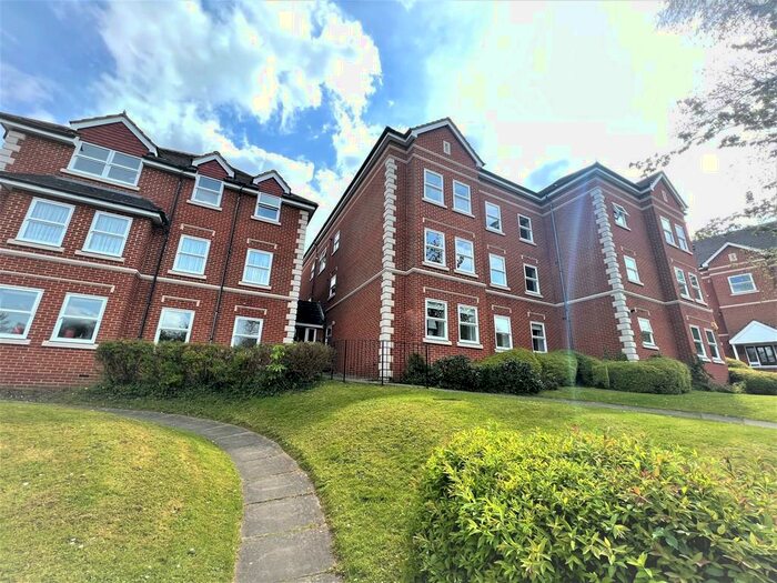 2 Bedroom Apartment To Rent In Normanton Road, South Croydon, CR2