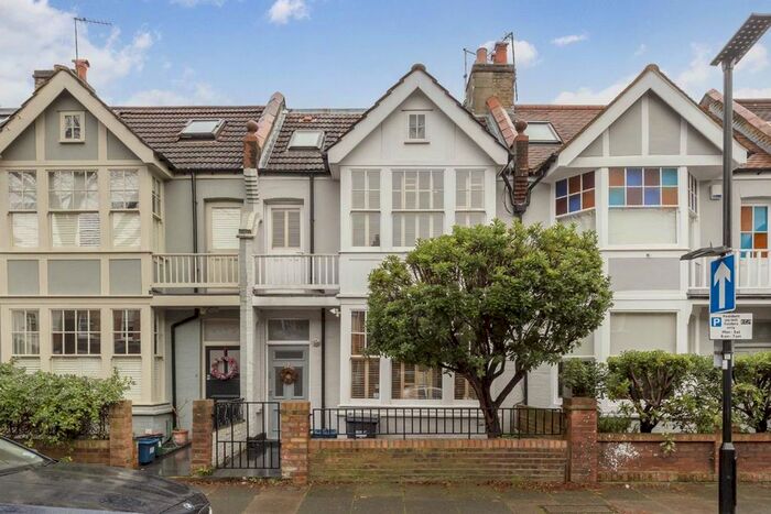 4 Bedroom Property To Rent In Brackley Road, London W4