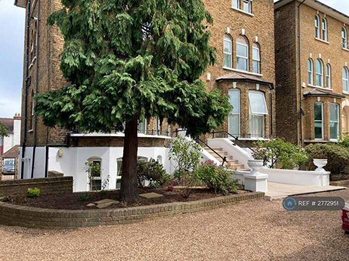 2 Bedroom Flat To Rent In Addiscombe Road, Croydon, CR0