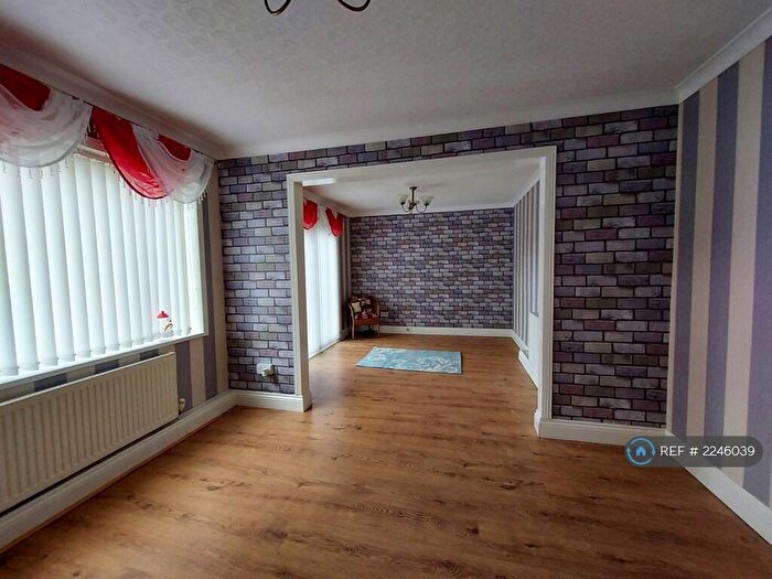 3 Bedroom Semi-Detached House To Rent In Oakerside Drive, Peterlee, SR8