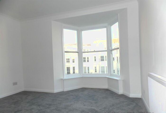 3 Bedroom Flat To Rent In Lower Rock Gardens, Brighton, BN2