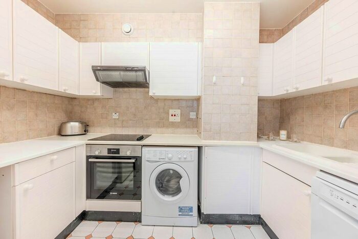 1 Bedroom Flat To Rent In Cheyne Walk, Chelsea, London, SW3