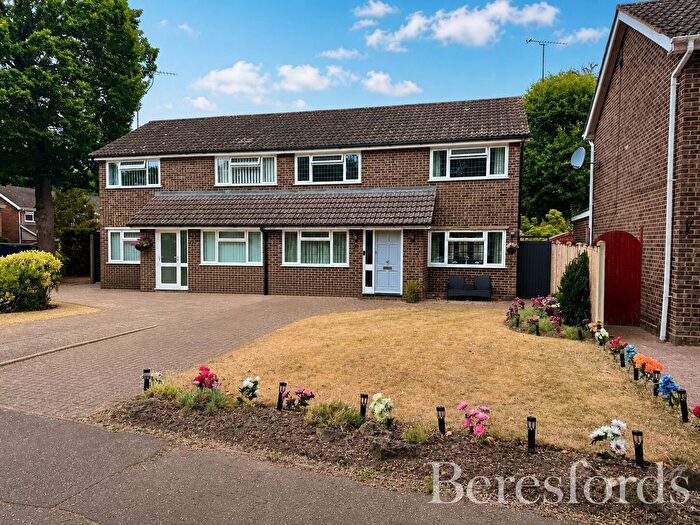 3 Bedroom Semi-Detached House For Sale In Gilderdale Close, Colchester, CO4