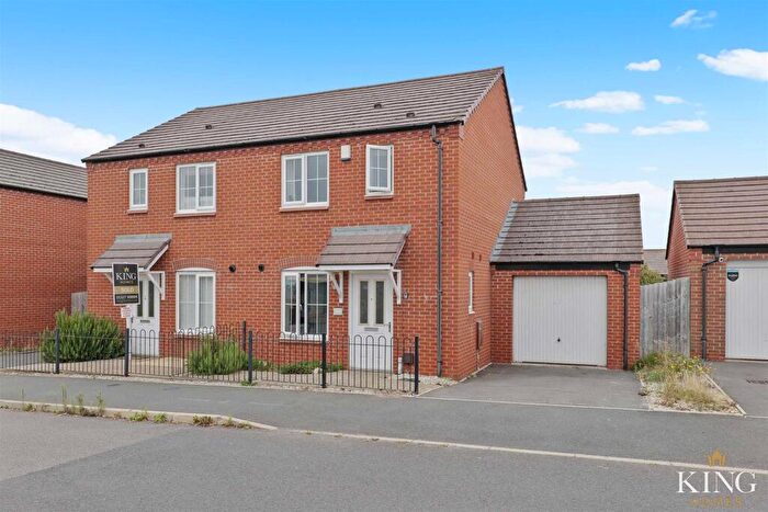 3 Bedroom Semi-Detached House For Sale In Chestnut Way, Bidford-On-Avon, Alcester, B50