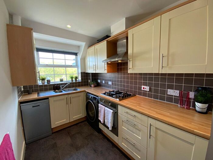 2 Bedroom Flat For Sale In Cruickshank Drive, Wendover, HP22