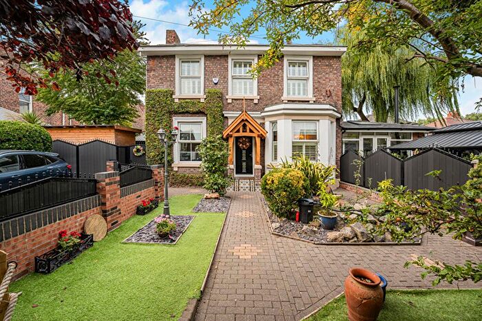 3 Bedroom Link Detached House For Sale In Adelaide Road, Seaforth, L21