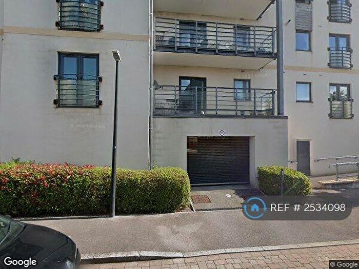 2 Bedroom Flat To Rent In Seacole Crescent, Swindon, SN1