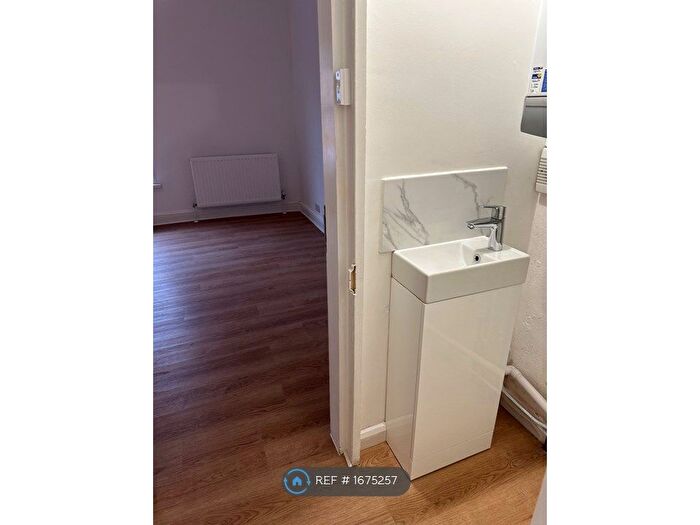 4 Bedroom Terraced House To Rent In Buckingham Street, Wolverton, Milton Keynes, MK12