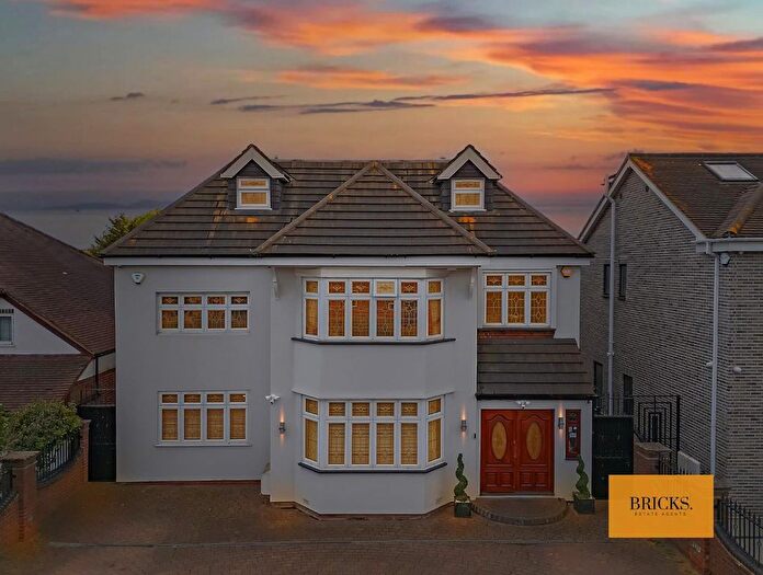 6 Bedroom Detached House For Sale In Chigwell Rise, Chigwell, IG7