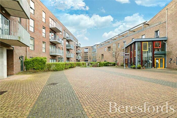 1 Bedroom Apartment For Sale In Dreywood Court, Squirrels Heath Lane, RM2