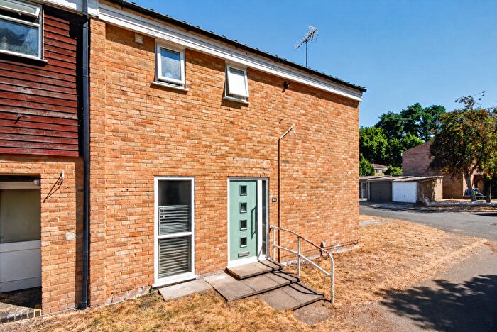 2 Bedroom End Of Terrace House For Sale In Dryden, Bracknell, RG12