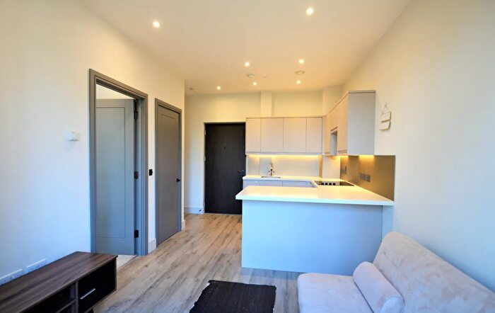 1 Bedroom Flat To Rent In Nixey Close, Slough, SL1