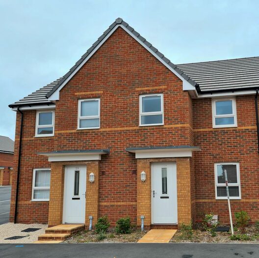 3 Bedroom Semi-Detached House To Rent In Cromwell Avenue, East Cowes, PO32