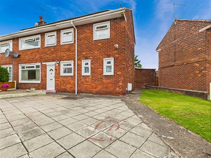 3 Bedroom Semi Detached Bungalow For Sale In Fenwick Drive, Wrexham, LL13