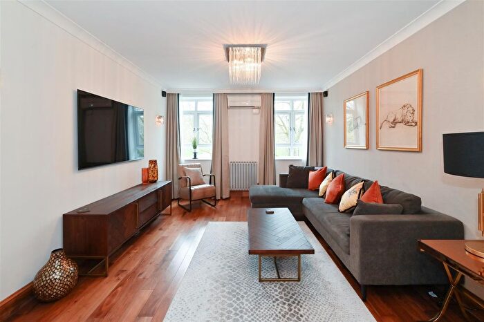 3 Bedroom Flat To Rent In Barrie House, Hyde Park, Lancaster Gate, W2