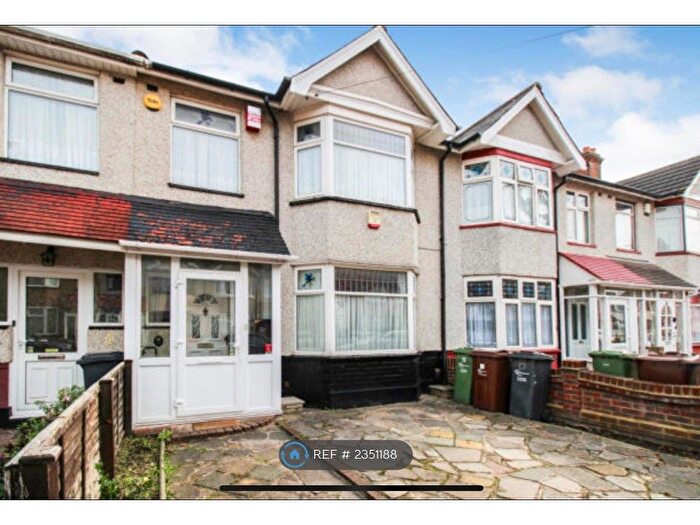 3 Bedroom Terraced House To Rent In Chadwell Heath, Chadwell Heath, RM6