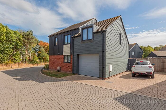 4 Bedroom Detached House For Sale In Grayling Close, Bradwell, NR31