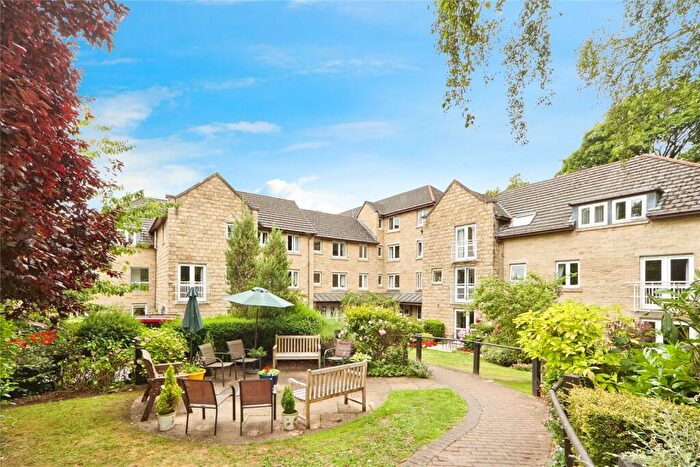 2 Bedroom Apartment For Sale In Sutton Court, Bingley, BD16