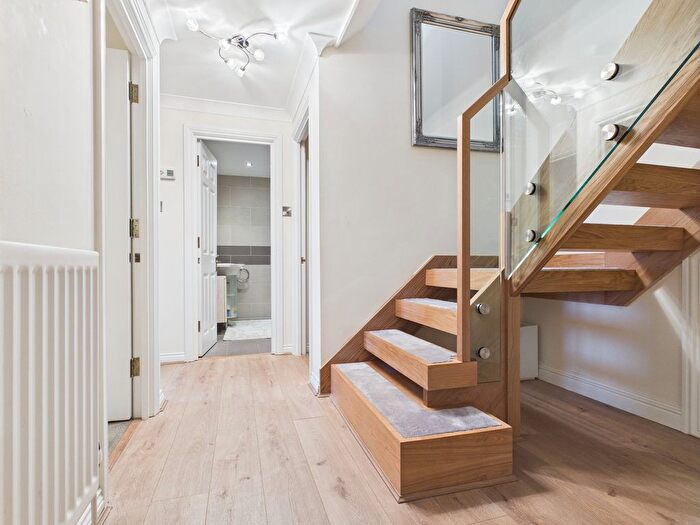 3 Bedroom Maisonette For Sale In The Strand, Brighton, BN2