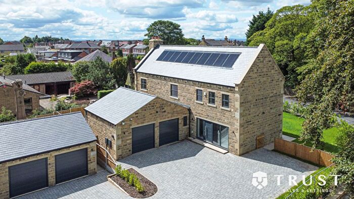 4 Bedroom Detached House To Rent In West Lane, Gomersal, BD19