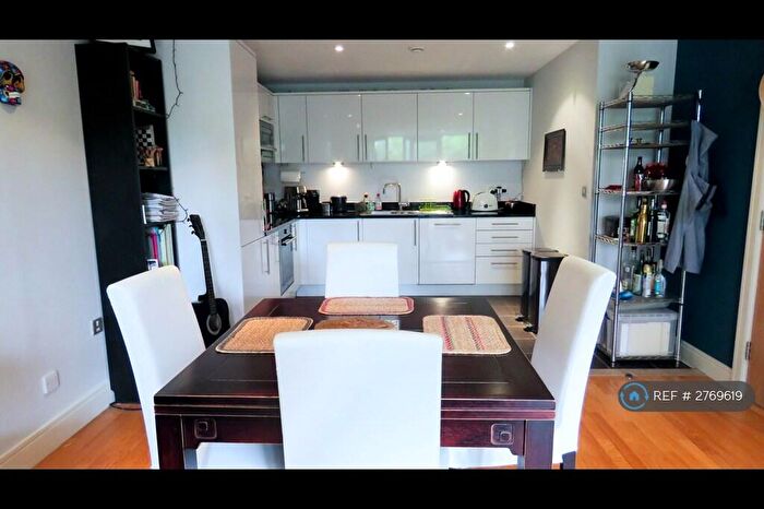 2 Bedroom Flat To Rent In Drayton Park, London, N5