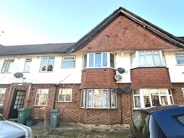 2 Bedroom Flat To Rent In Bute Court, Wallington, SM6