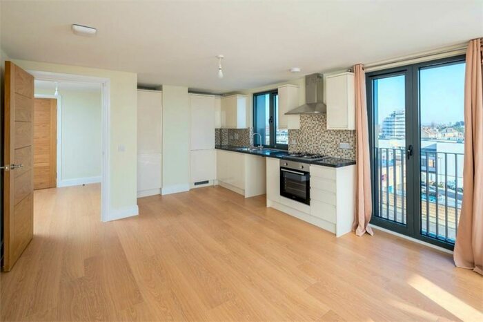 1 Bedroom Flat To Rent In Charter House, High Road Ilford, IG1