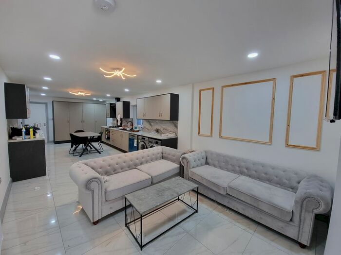 6 Bedroom Terraced House To Rent In Hubert Road, Selly Oak, B29