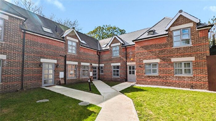 3 Bedroom Flat To Rent In Grenaby Road, Croydon, CR0