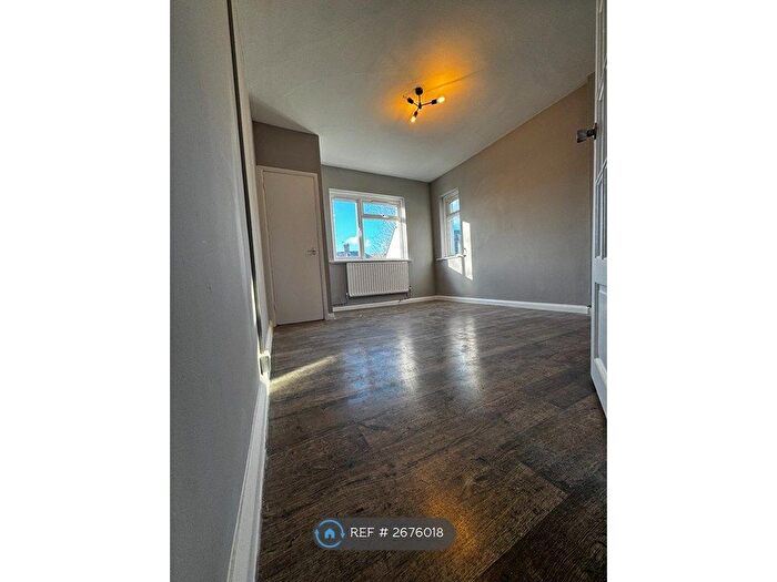 3 Bedroom Flat To Rent In Church Road, Croydon, CR0