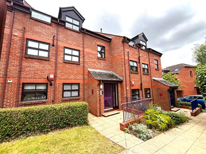 2 Bedroom Apartment To Rent In Old Mill Close, Exeter, EX2