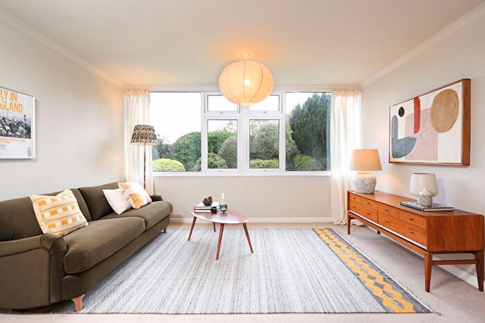 2 Bedroom Flat For Sale In Eastmead Lane, Stoke Bishop, Bristol, BS9