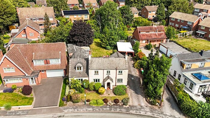 5 Bedroom Detached House For Sale In Village Road, Clifton Village, NG11