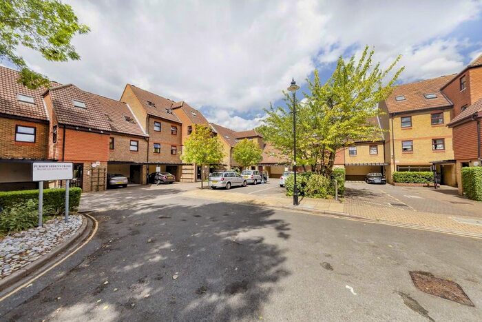 2 Bedroom Flat To Rent In Pursewardens Close, London, W13