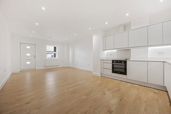 1 Bedroom Apartment For Sale In Gosbrook Road, Caversham, Reading, RG4