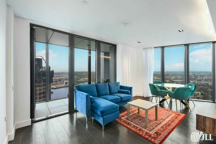 2 Bedroom Flat To Rent In Amory Tower, London, E14