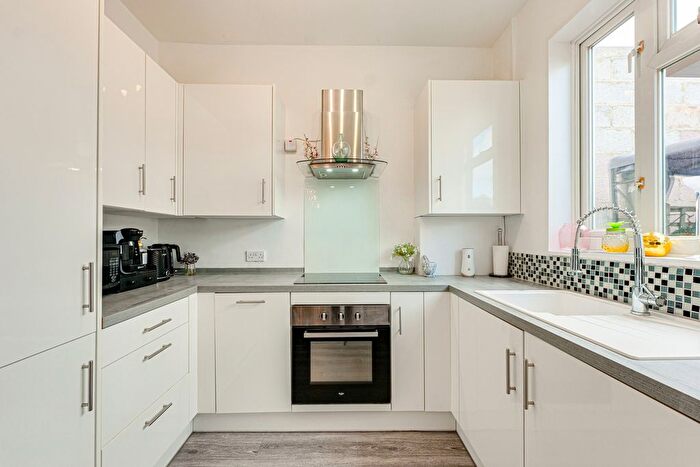 3 Bedroom Terraced House For Sale In Ramuz Drive, Westcliff-On-Sea, SS0