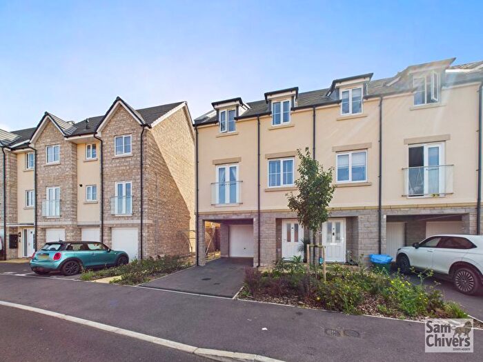 4 Bedroom End Of Terrace House For Sale In Oxleaze Way, Paulton, BS39