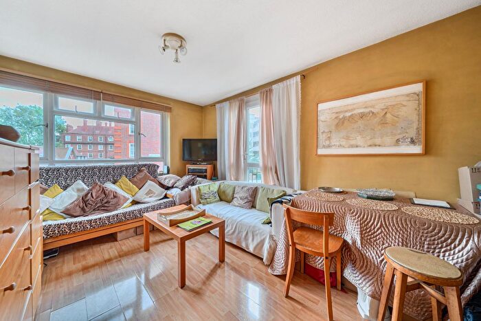 2 Bedroom Flat For Sale In Queen Caroline Street, London, W6