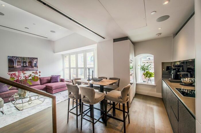 3 Bedroom Property To Rent In Chancery Lane, Holborn, London, WC2A