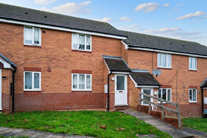 2 Bedroom Flat For Sale In Lords Close, Shenley, Radlett, WD7