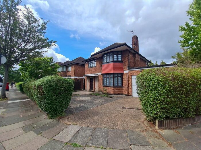4 Bedroom Detached House To Rent In Corringway, Ealing, London, W5