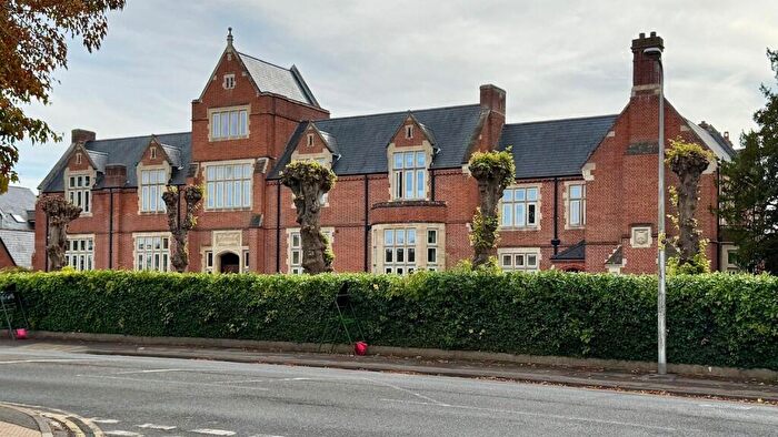 2 Bedroom Flat For Sale In Wormestall Grange, Enborne Road, Newbury, RG14