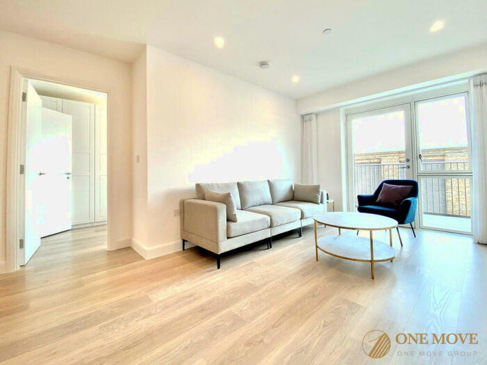 2 Bedroom Flat To Rent In Western Gateway, E16