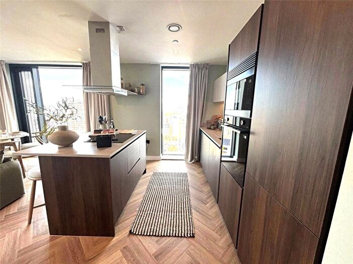 2 Bedroom Apartment To Rent In One Eastside, Jennens Road, Birmingham, West Midlands, B4