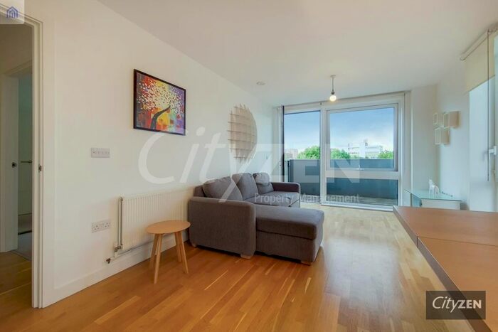 2 Bedroom Flat To Rent In Carpenter House, Trafalgar Gardens, London, E1