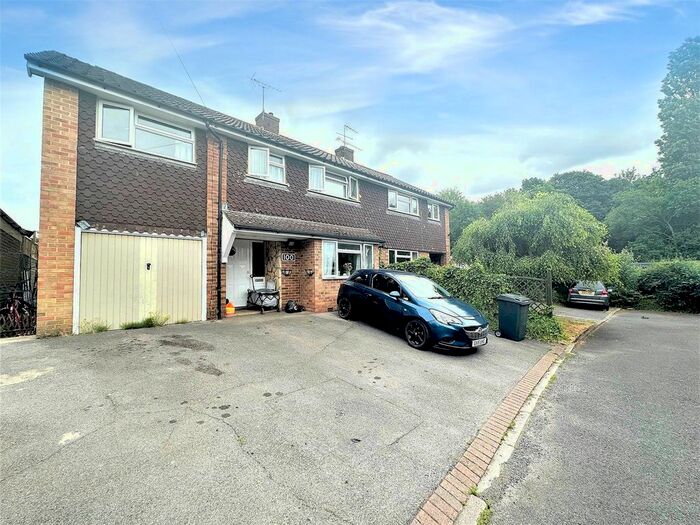 4 Bedroom Semi-Detached House To Rent In Oakfield Road, Blackwater, Camberley, Hampshire, GU17