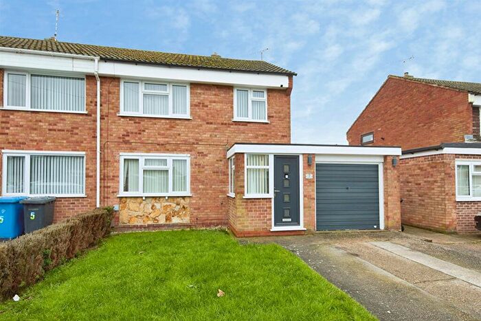 3 Bedroom Semi Detached House For Sale In Maree Close, Sinfin, Derby, DE24