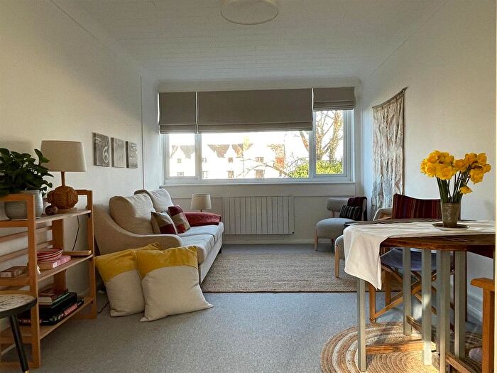 1 Bedroom Flat For Sale In Quarry Hill, St. Leonards-On-Sea, TN38