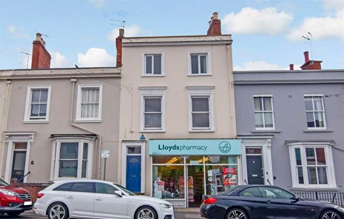 3 Bedroom Duplex To Rent In Clarendon Street, CV32